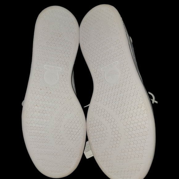 Women's White and Gold Stan Smiths - Picture 10 of 10